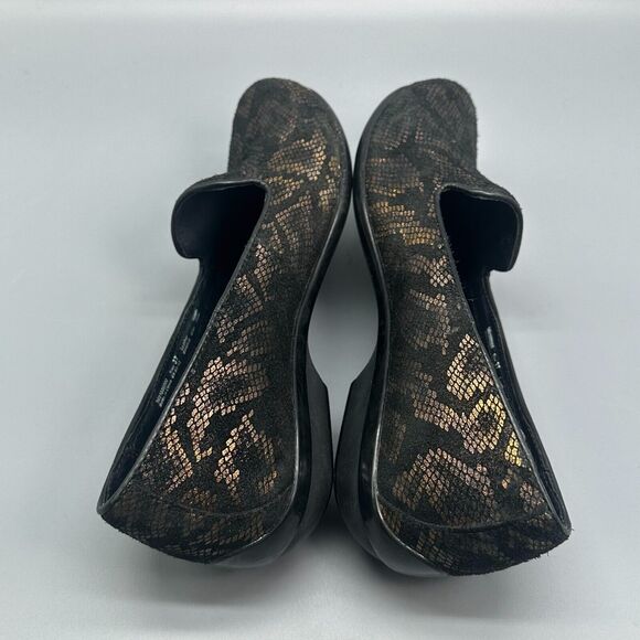 Dansko Olivia Women's 6.5 Bronze Snake Leather Comfort Clogs Slip-On Round Toe - Picture 8 of 10